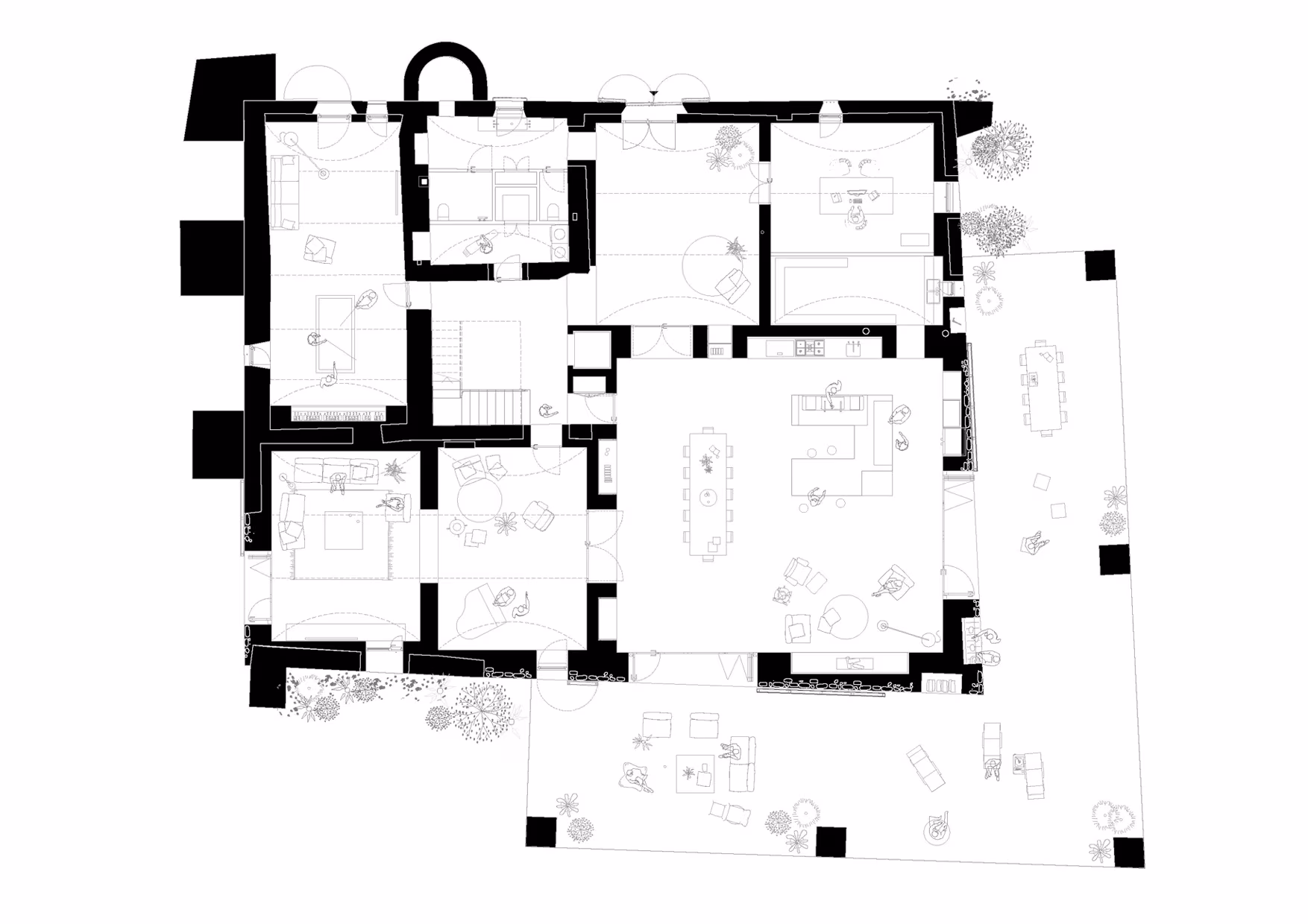 Planta de la Casa 1627 con muros de la masía en negro y la distribución de las estancias y el porche