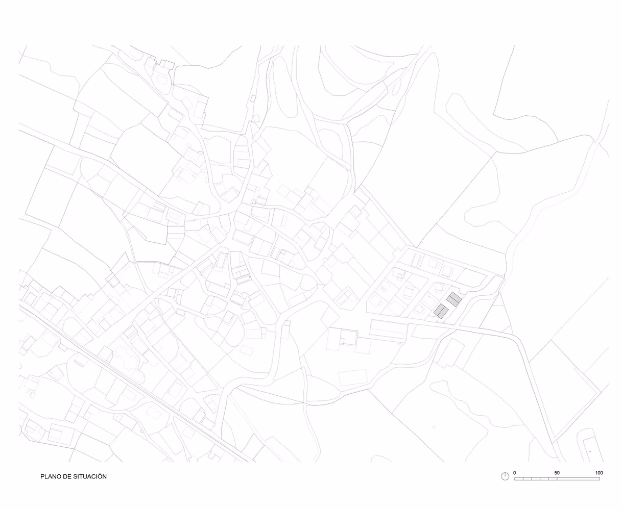 Plano de situación del conjunto de caseríos de madera CLT dentro de la trama del pueblo