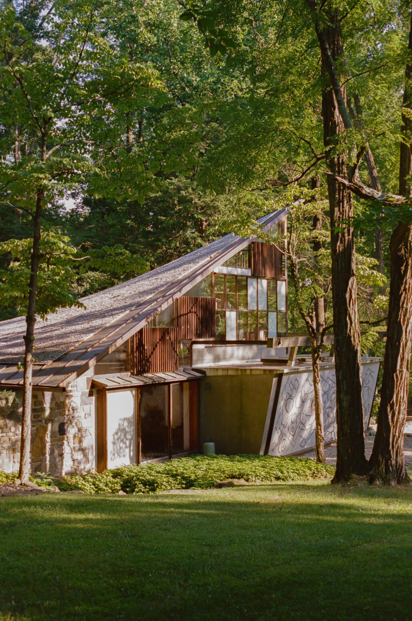 George Nakashima Woodworkers – ABATON Journal12