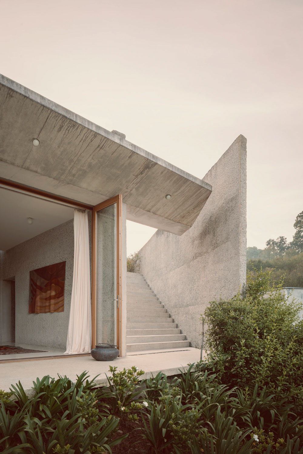 68405efa85f2f4ce74bbfcaf_thisispaper-house-between-two-rivers-taller-3000-casa-mexicana-12