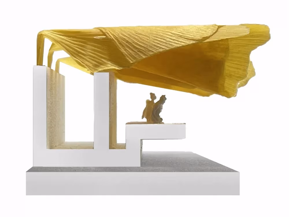 Maqueta del pabellón de Ueno Toshogu con cubierta amarilla plegada sobre muros blancos